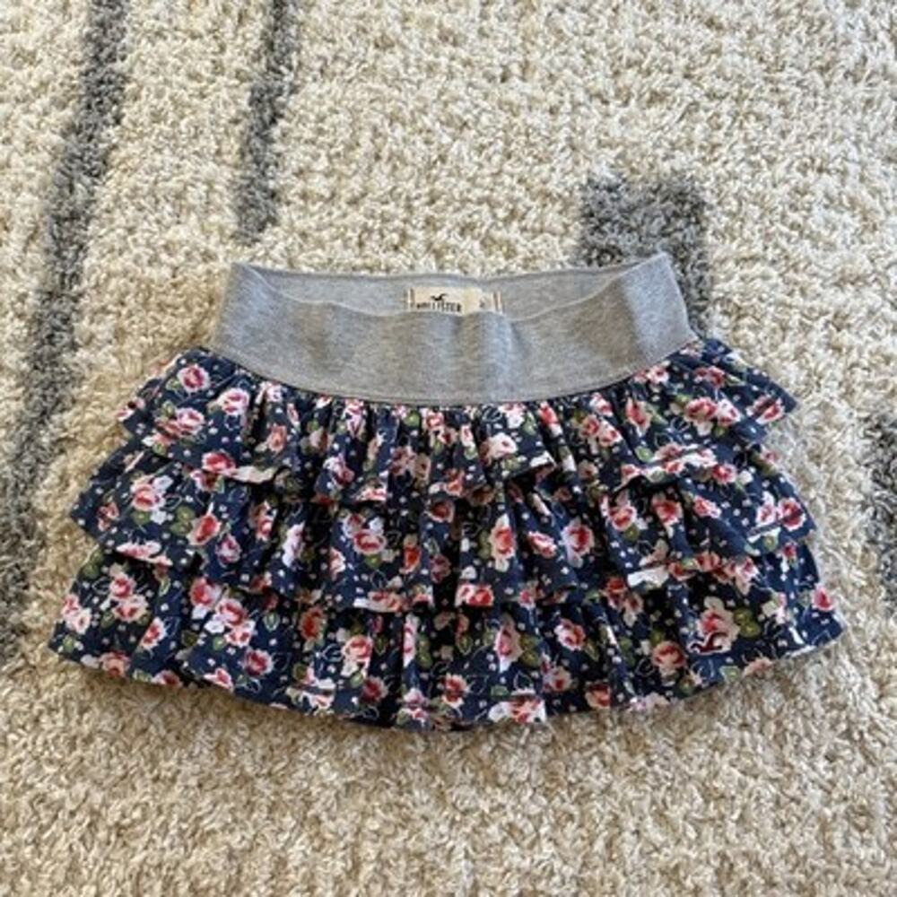 Y2K Hollister XS 100% Cotton Navy Floral Ruffle Coconut Girl Mini Skirt Logo